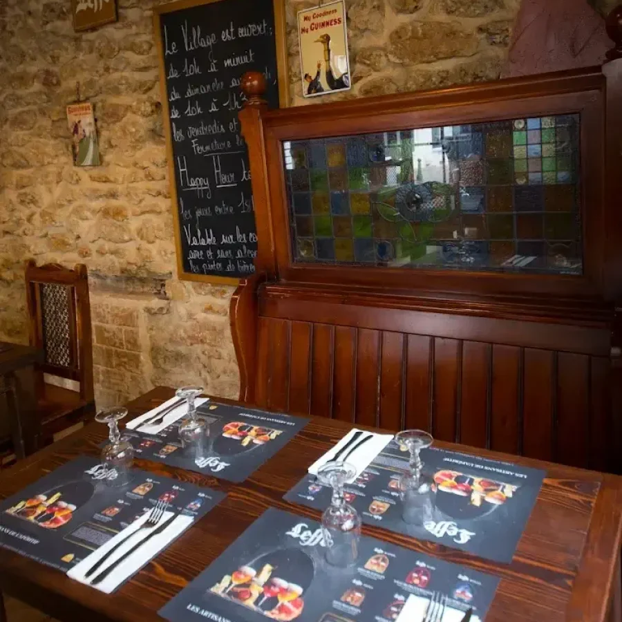 pub brasserie le village